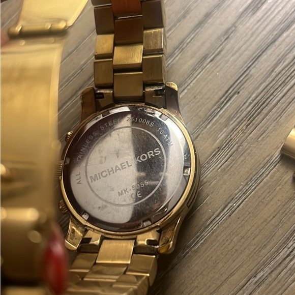 Michael Kors Gold Women's Watch - Picture 6 of 6